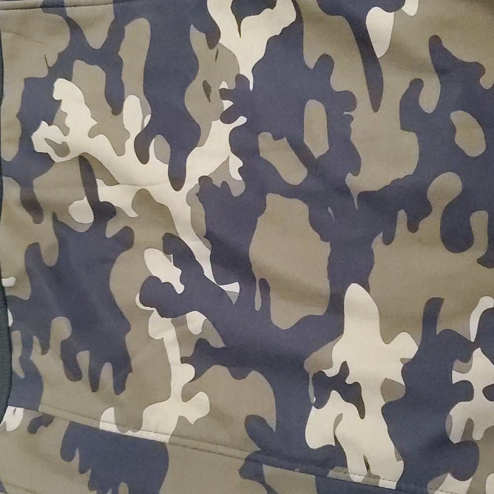 Magellan Outdoors Black and Camouflage Field Jacket - Picture 11 of 11